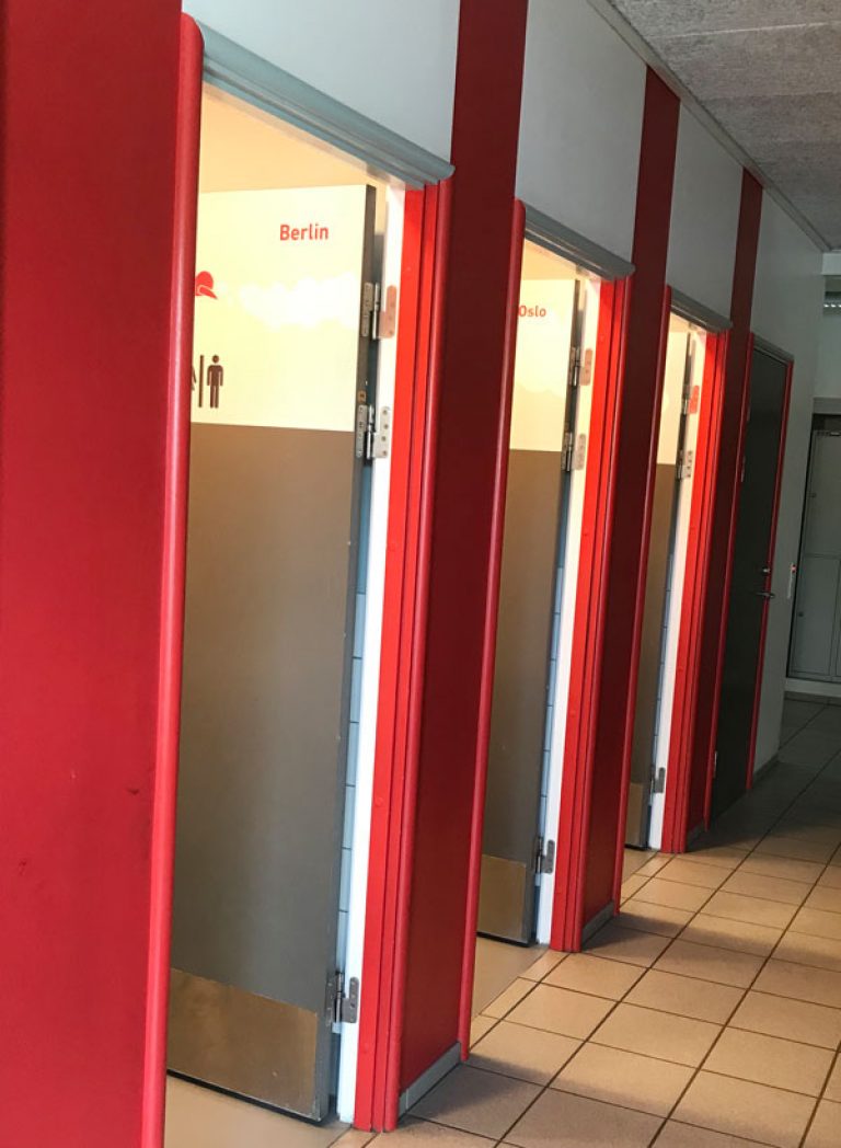 Efter-billede af renovering af SFO-toiletgang. Brave