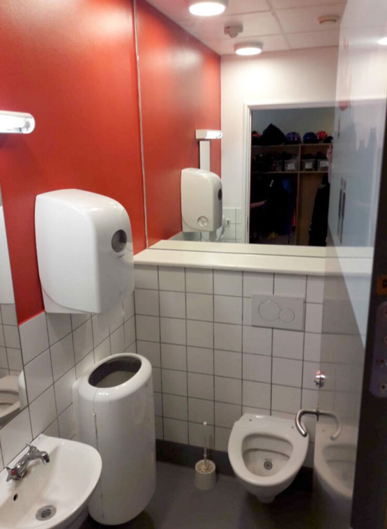 Efter-billede af renovering af SFO-toiletterne. Brave