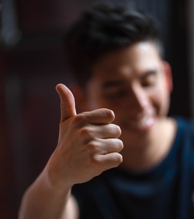 Arbejdsmiljø og trivsel. Arbejdsmiljø, feedback. Bedre arbejdsmiljø med nudging og adfærdsdesign. hos Brave er vi specialister i nudging og adfærsdesign og kan hjæpe dig med at forbedre arbejdsmiljøet på din arbejdsplads. Di får adfærdsgreb og praktisk erfaring med nudging og adfærdsdesign, som du kan bruge til at forbedre arbejdsmiljøet.